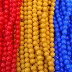 Mărgele sticlă tricolor